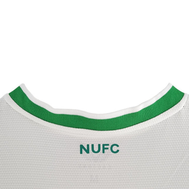 Camisa Newcastle United III 22/23 Castore - Branco e Verde